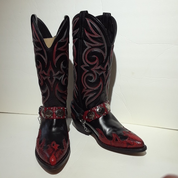 red black cowboy boots